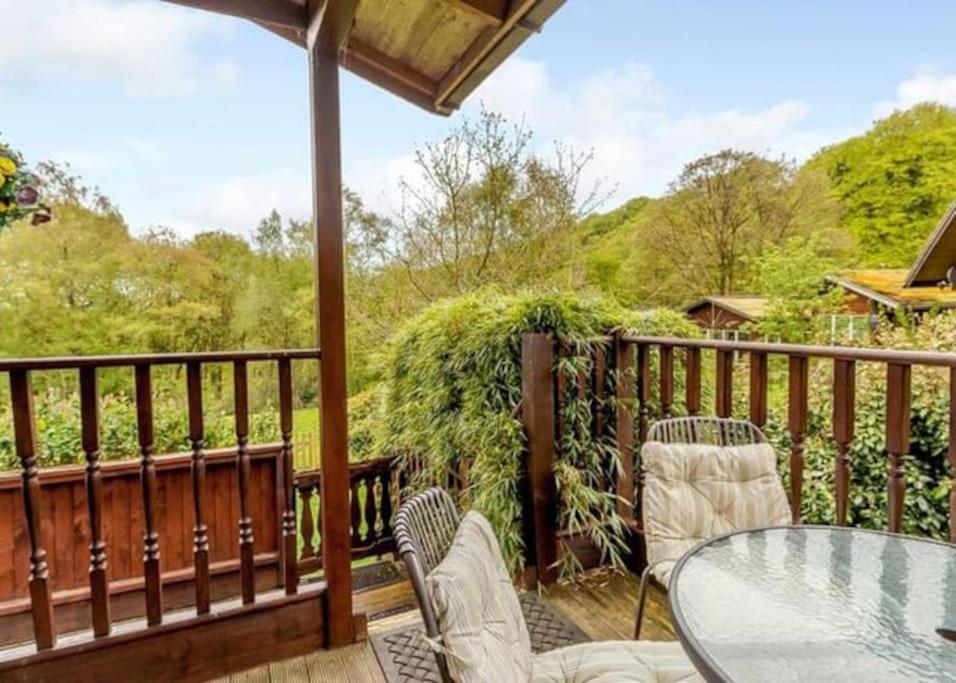 Luxury Peak District Lodge, Hot Tub, Log Burner, Nr Lake Rudyard Luaran gambar